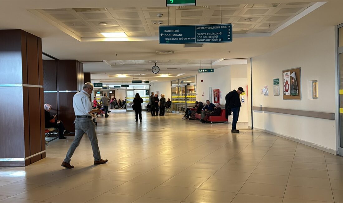 TBMM (AA) – Bakan Koca, Meclis’te gazetecilerin sorularını yanıtladı. Bir