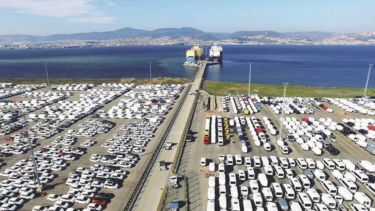 Otomotiv endüstrisi, geçen ay 3,2 milyar dolarla en fazla ihracata