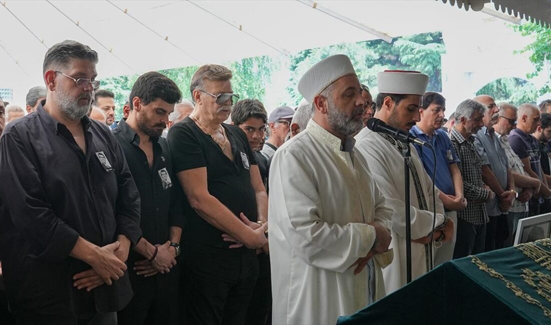 Yeşilçam'ın ünlü oyuncularından Murat Soydan'ın cenazesi, Ataköy 5. Kısım Ömer