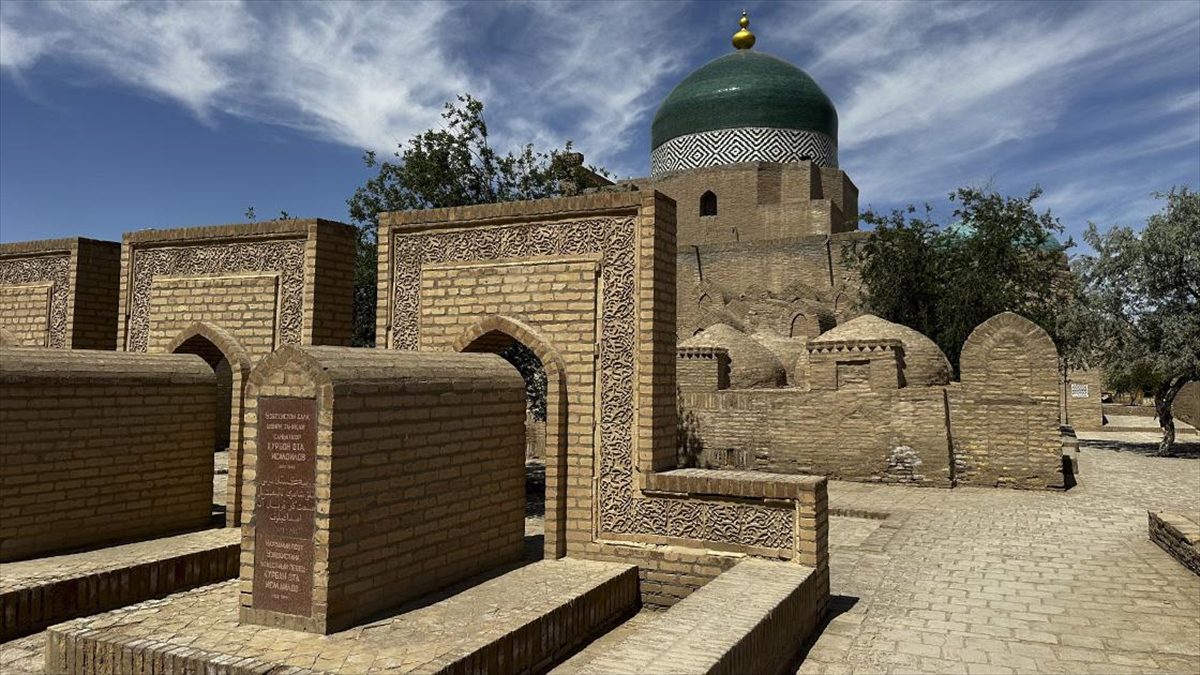 Özbekistan'ın batısındaki Harezm bölgesinde suyun yer zeminine yakın olmasından dolayı