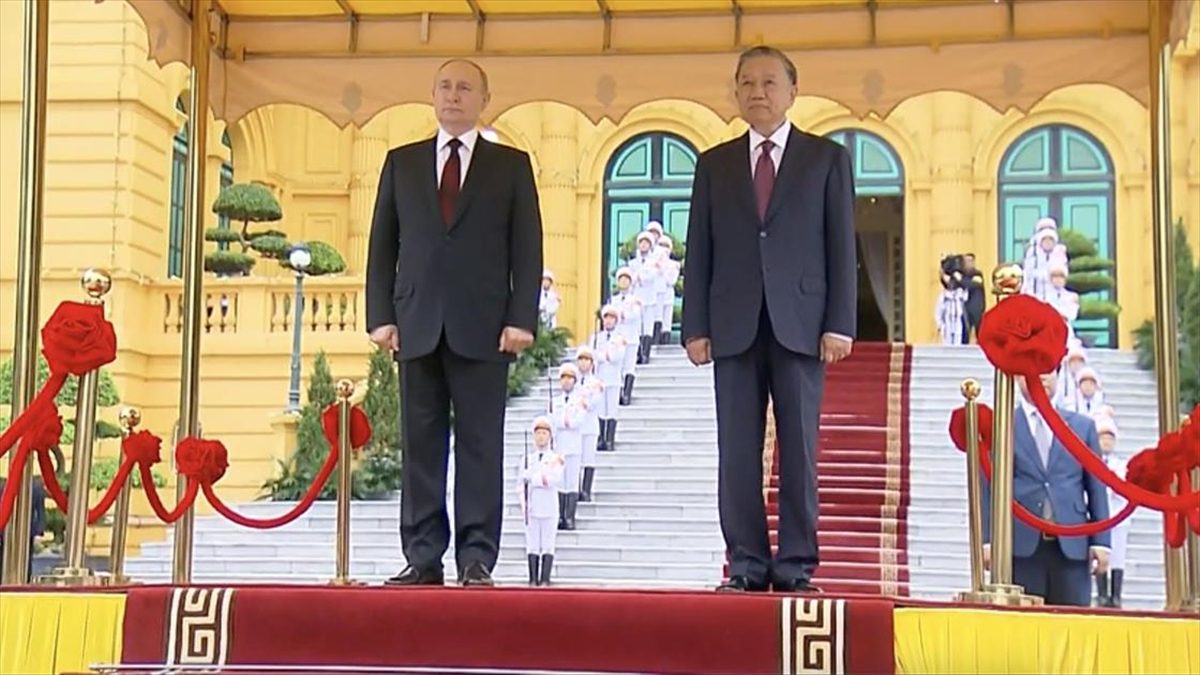 MOSKOVA (AA) – Kremlin Sarayından yapılan açıklamaya göre, Vietnam’ı ziyaret