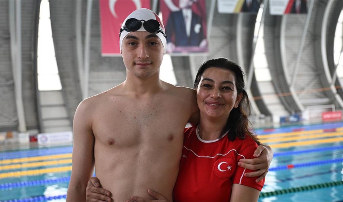 Rehabilitasyon için yüzme kursuna başlayan otizmli Baha Mandalı, beden eğitimi