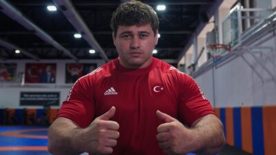 Milli güreşçi Rıza Kayaalp, olimpiyat oyunları serüvenini altın madalyayla sonlandırmak