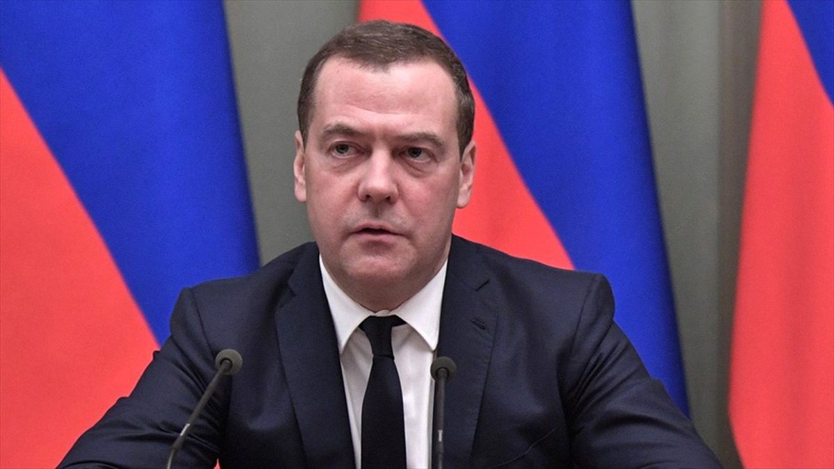 Rusya Güvenlik Konseyi Başkan Yardımcısı Dmitriy Medvedev, Batı'ya karşı koyan
