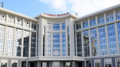 Yaz aylarında artan besin zehirlenmelerinden korunmak için temizlik, pişmiş besinlerle