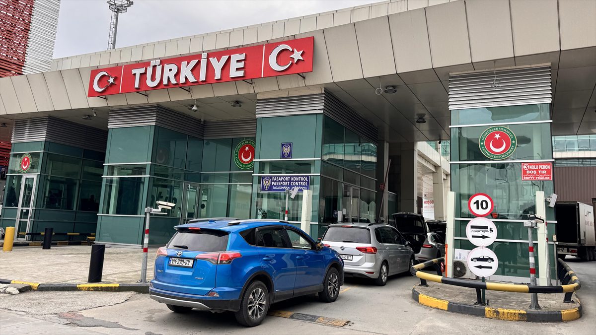 Türkiye'nin Gürcistan sınırındaki Sarp Sınır Kapısı'ndan, 9 günlük Kurban Bayramı