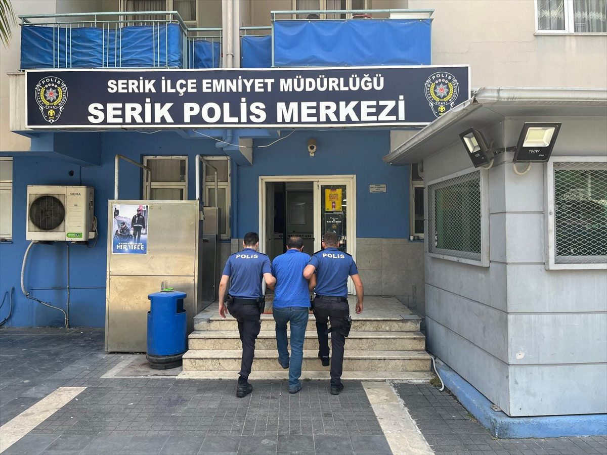 ANTALYA (AA) – Antalya'nın Serik ilçesinde hakkında kesinleşmiş hapis cezası
