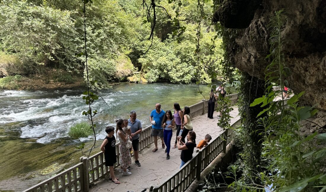 ANTALYA (AA) – ZEHRA TEKECİ – Antalya'da doğal güzelliği, asırlık