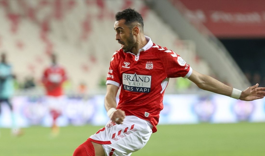 Trendyol Süper Lig ekiplerinden EMS Yapı Sivasspor'da Uğur Çiftçi, geçen