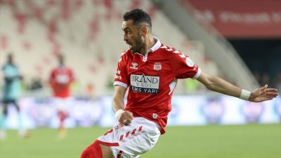 Trendyol Süper Lig ekiplerinden EMS Yapı Sivasspor'da Uğur Çiftçi, geçen