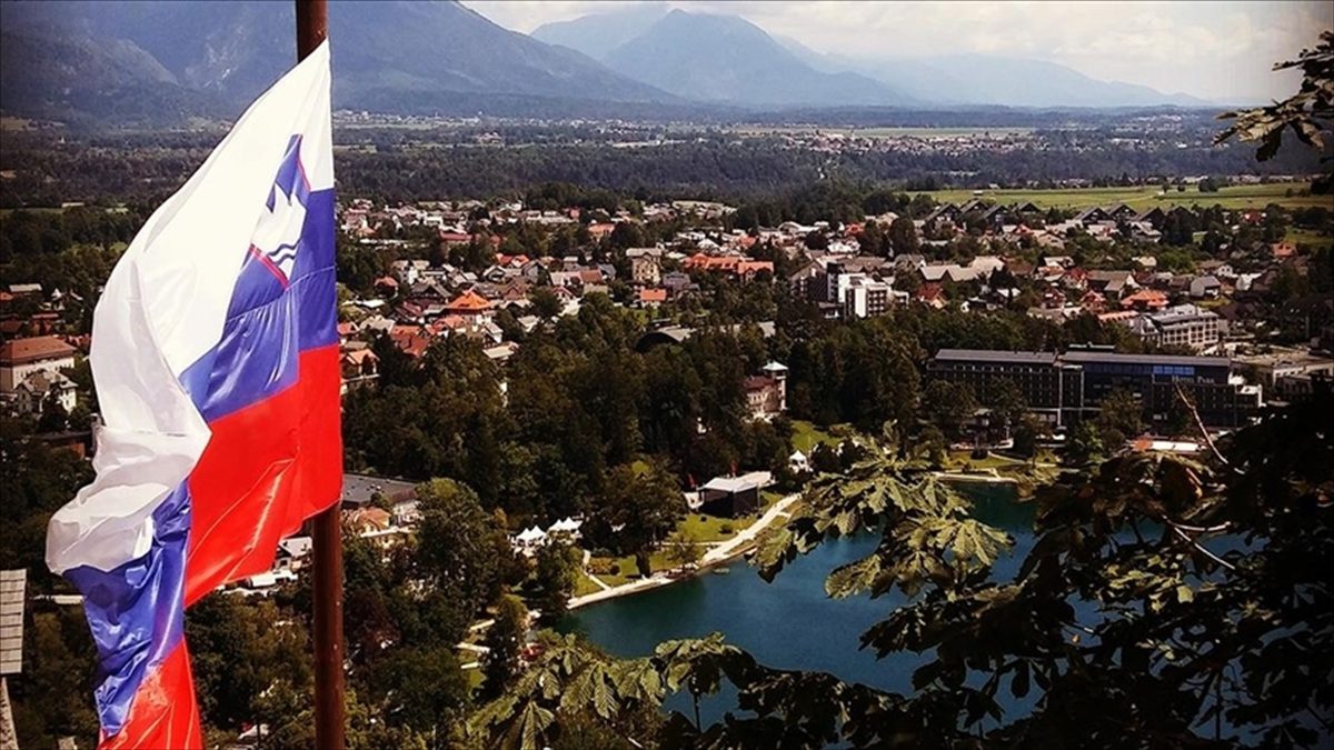 Slovenya'nın, Filistin devletini resmen tanıdığı belirtildi.