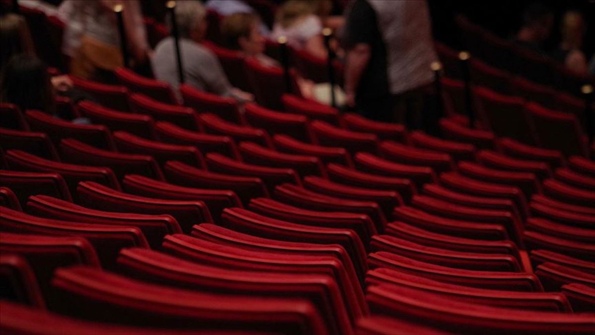 Türkiye'de sinema seyirci sayısında azalışa karşın tiyatro seyircisinde geçen sezon