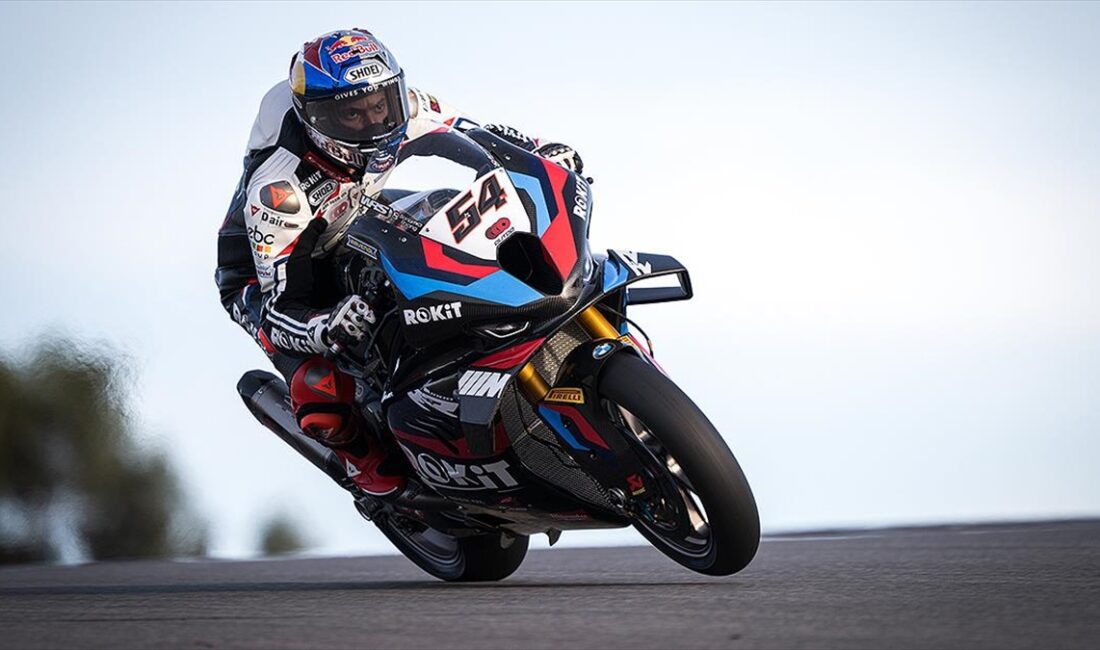 Toprak Razgatlıoğlu, Dünya Superbike Şampiyonası'nın İtalya'daki 4. ayağının ilk yarışında