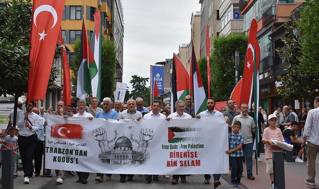 Trabzon'da her çarşamba düzenlenen Filistin'e destek yürüyüşü Kurban Bayramı'nda da