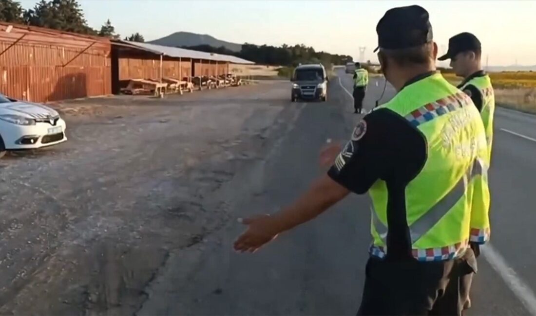 Bakan Yerlikaya, sosyal medya hesabından yaptığı paylaşımda, emniyet ve jandarma