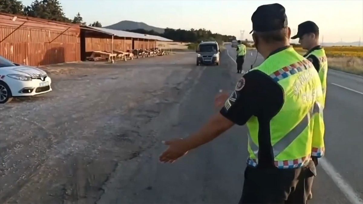 Bakan Yerlikaya, sosyal medya hesabından yaptığı paylaşımda, emniyet ve jandarma