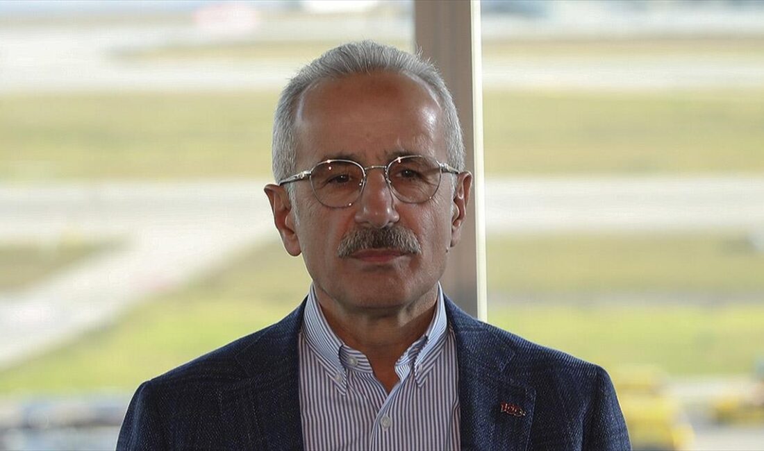 Ulaştırma ve Altyapı Bakanı Abdulkadir Uraloğlu, "Ülkemiz hava trafik sayılarının