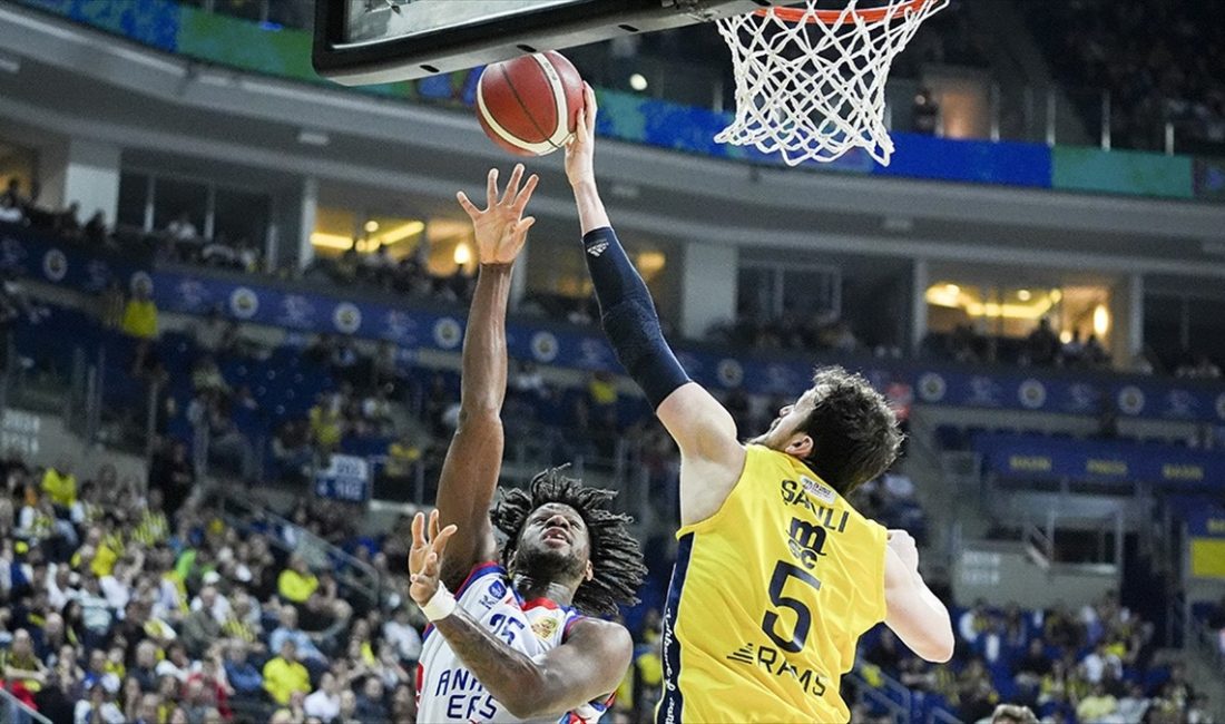 Anadolu Efes-Fenerbahçe Beko serisinde 3 galibiyet alan ekip, 2023-2024 sezonunun