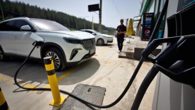 Ocak-mayıs döneminde benzinli otomobillerin satışlardaki payı yüzde 66,1'e, dizel otomobillerin