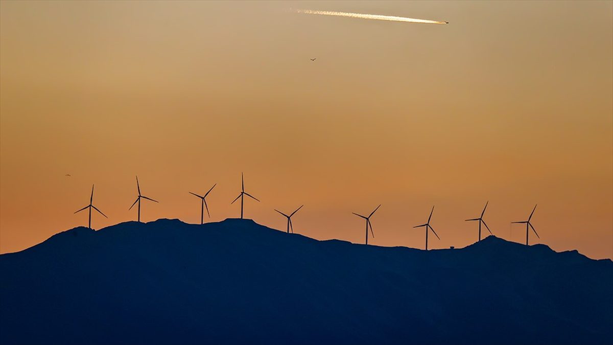 Yenilenebilir enerji kurulu gücündeki artışla dünya sıralamasında basamakları hızla tırmanan