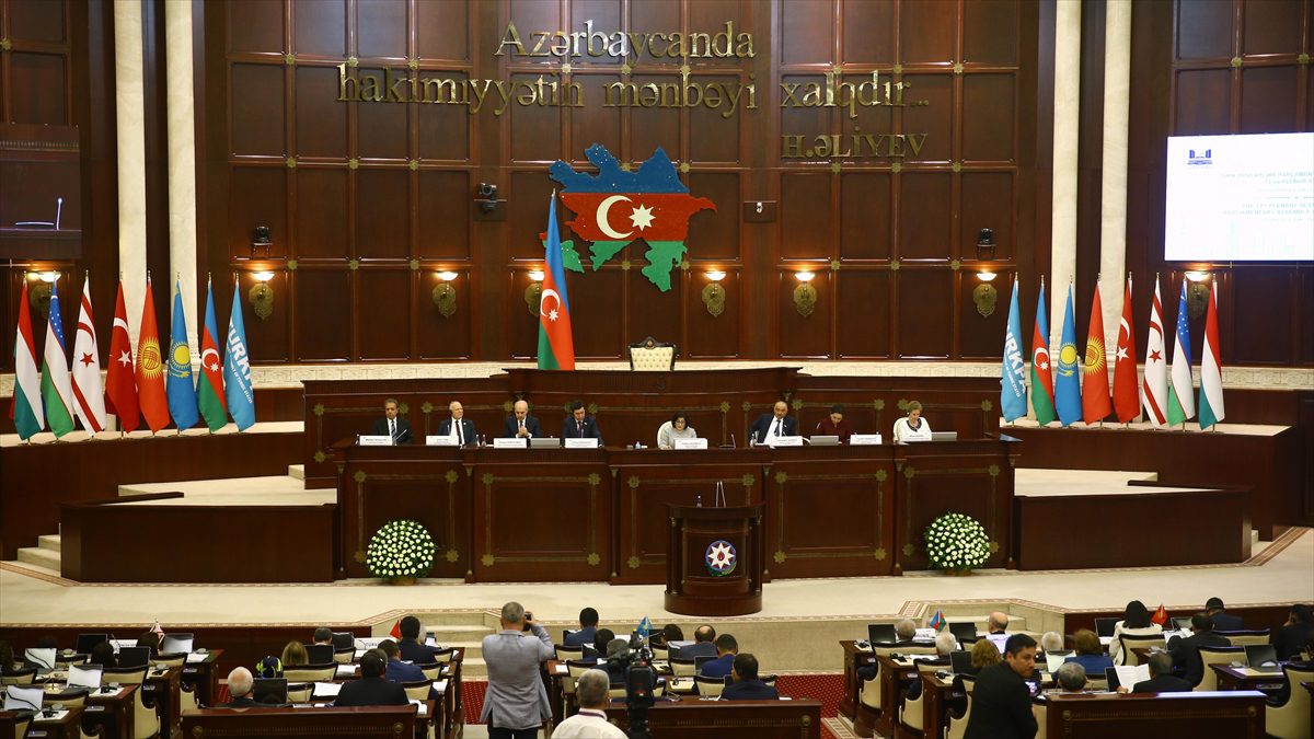 BAKÜ (AA) – Azerbaycan Milli Meclisi’nde yapılan toplantıya Milli Meclis