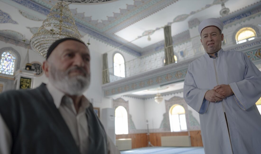 ANKARA (AA) – İmam Durali Ünver’in, oğlu Fevzi Ünver ile
