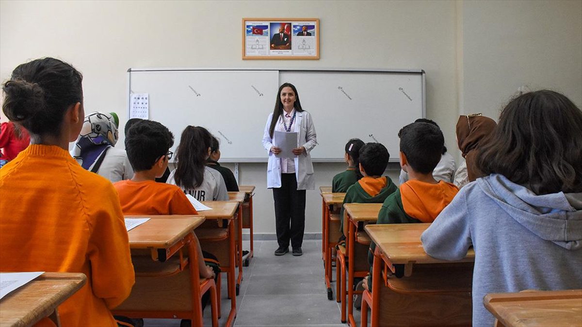 Van'da hayata geçirilen "Eğitimde Sağlık Hareketi Projesi"yle 2 yılda kentteki