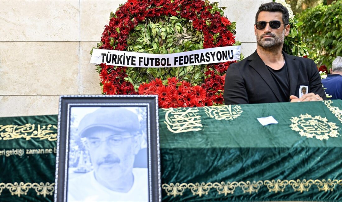 İSTANBUL (AA) – Demirel için Acarkent Acarlar Camisi’nde ikindi namazını
