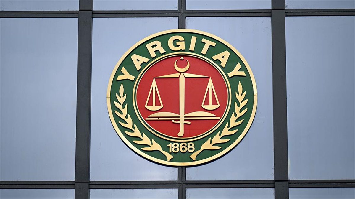 Eşini, vefat eden eski eşiyle kıyaslayan kocayı boşanma davasında tam