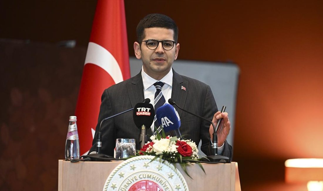 Cumhurbaşkanlığı Yatırım Ofisi Başkanı Burak Dağlıoğlu, Türkiye'nin "dayanıklı ve hızlı