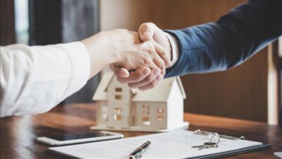 Ticaret Bakanlığı, yetki belgesi almadan taşınmaz ticareti faaliyetinde bulunan emlak