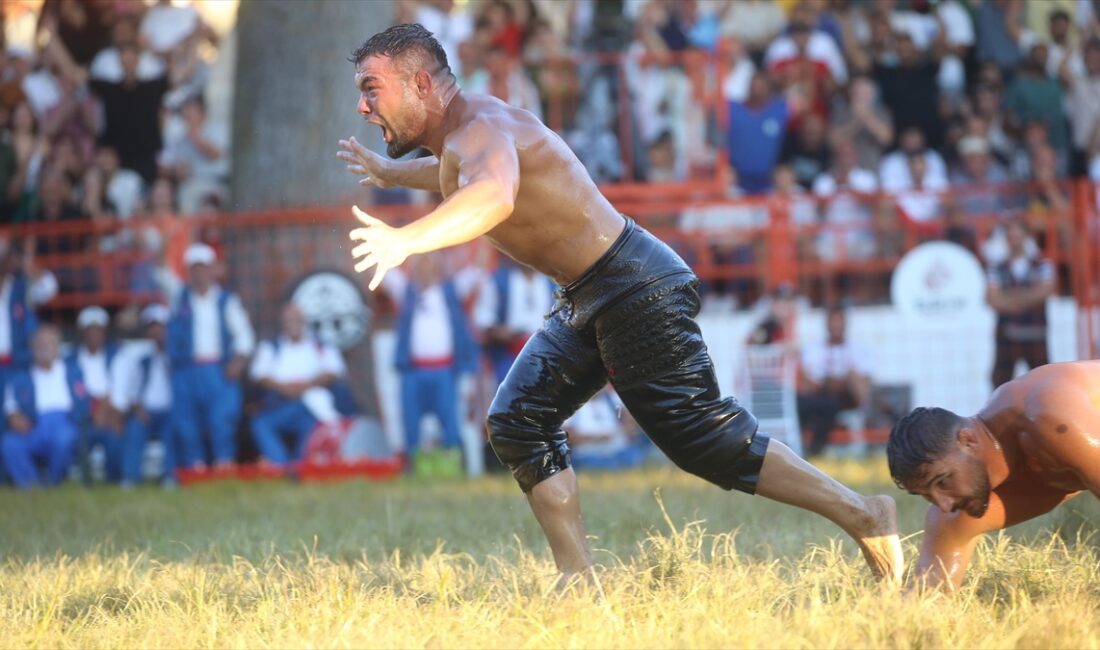 663. Tarihi Kırkpınar Yağlı Güreşleri başpehlivanı, final güreşinde rakibi Mustafa