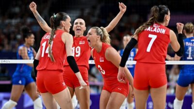 A Milli Kadın Voleybol Takımı, Paris 2024 Olimpiyat Oyunları'ndaki ilk