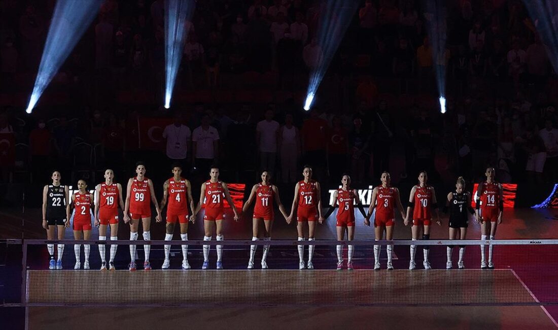 A Milli Kadın Voleybol Takımı, Paris 2024 Olimpiyat Oyunları'nın ilk