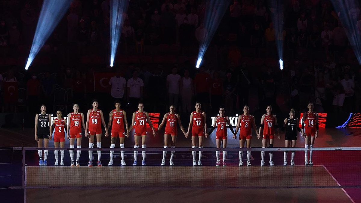 A Milli Kadın Voleybol Takımı, Paris 2024 Olimpiyat Oyunları'nın ilk