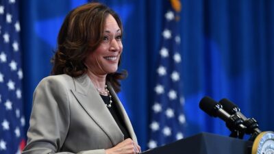 ABD'de yapılan bir ankete göre, seçim sonuçlarını belirleyecek kararsız seçmenlerin