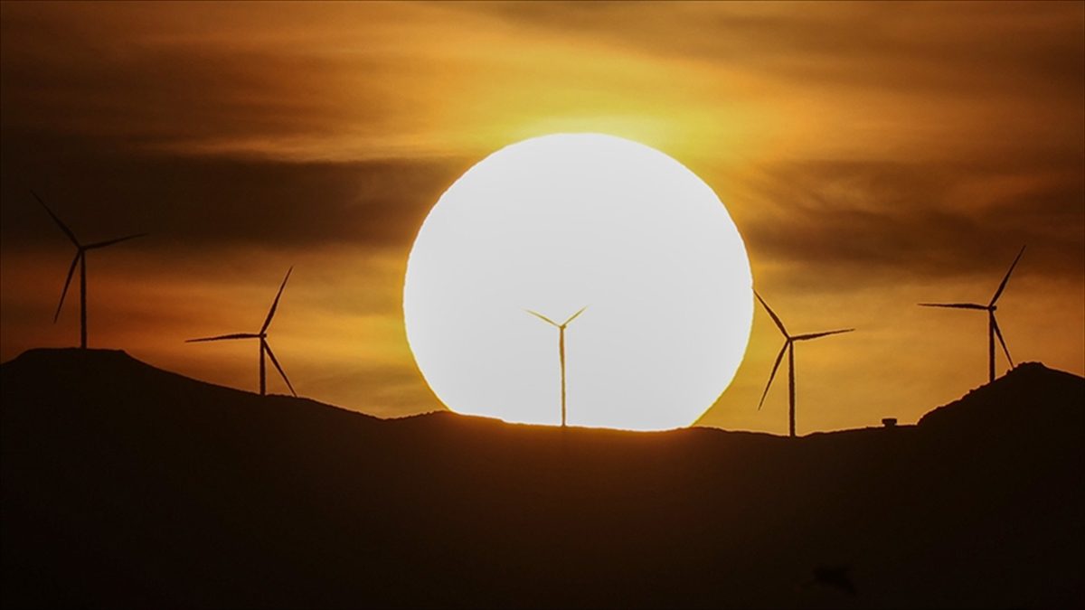 Rüzgar ve güneş enerjisi Avrupa Birliği'nin (AB) elektrik üretiminde yılın