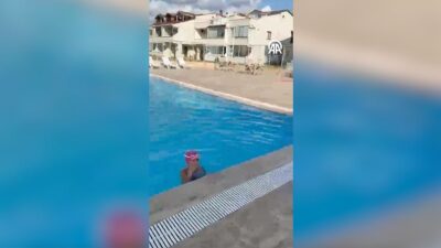 Düzce'nin Akçakoca ilçesinde site sakini kadının haşema giydiği gerekçesiyle havuza