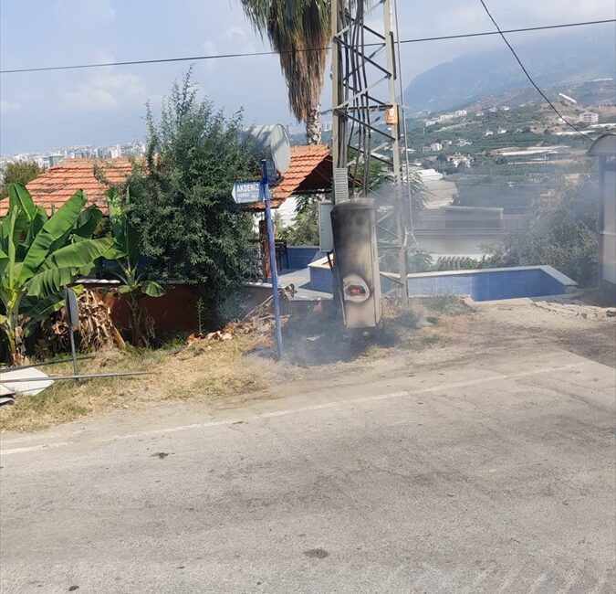 ANTALYA (AA) – Antalya'nın Alanya ilçesinde elektrik trafosunda çıkan yangın