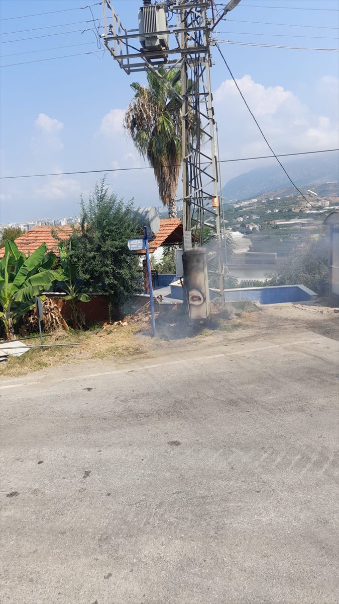 ANTALYA (AA) – Antalya'nın Alanya ilçesinde elektrik trafosunda çıkan yangın