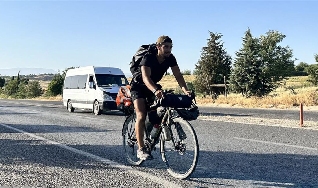 Almanya'da yaşayan üniversite öğrencisi Rojan Paul Gergerli baba ocağı Adıyaman'a