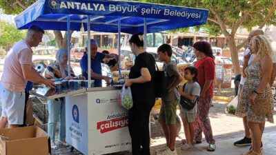 ANTALYA (AA) – Antalya Büyükşehir Belediyesi ekipleri, kent merkezi ve