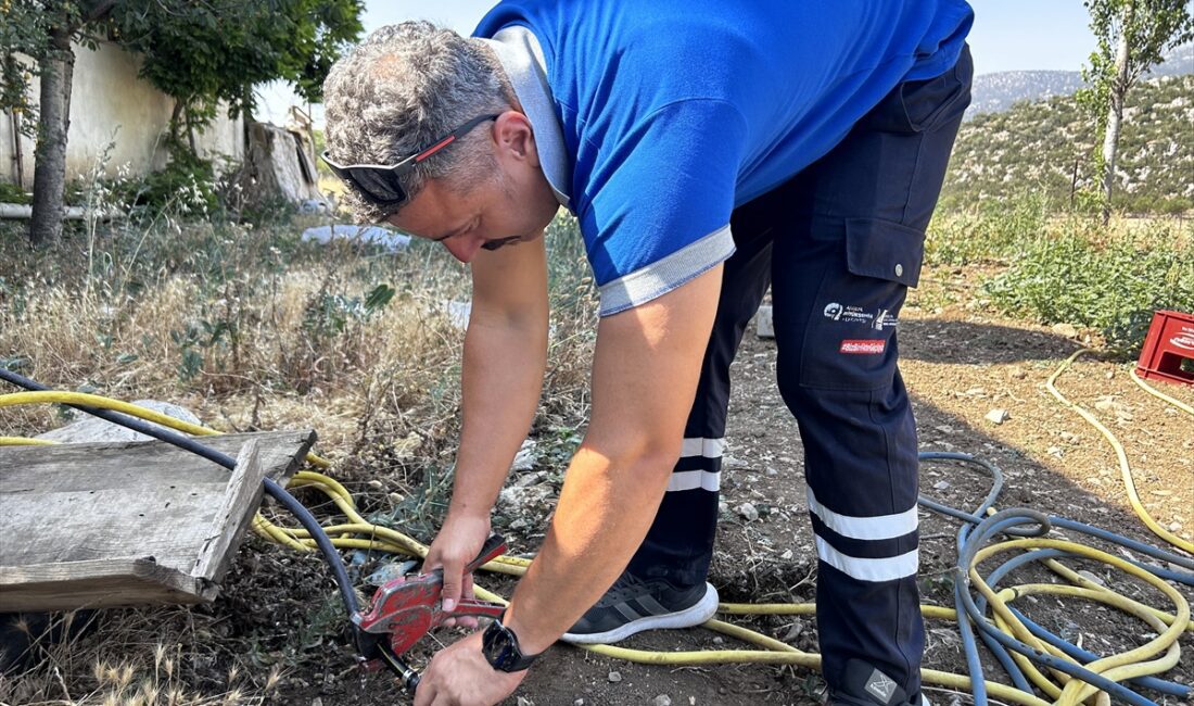ANTALYA (AA) – Antalya Büyükşehir Belediyesi, içme suyuyla bahçe sulayanlar