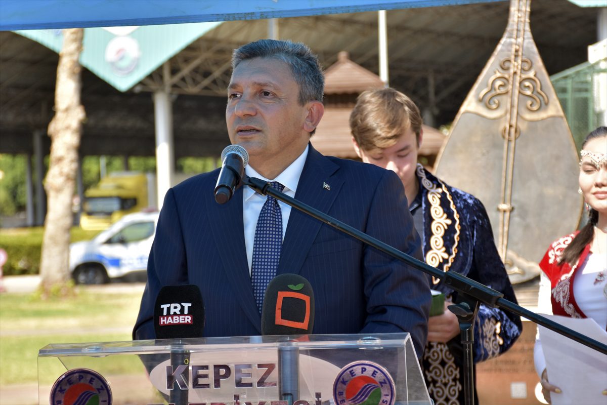 ANTALYA (AA) – Antalya'da ünlü Kazak ozanı ve sözlü gelenek