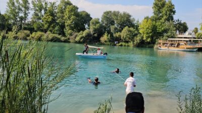 ANTALYA (AA) – Antalya'nın Manavgat ilçesinde yüzmek için ırmağa giren