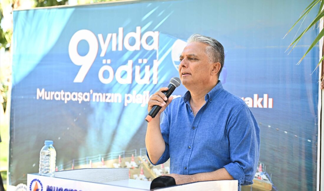 ANTALYA (AA) – Antalya'nın Muratpaşa ilçesindeki falez plajları Erenkuş, Erdal