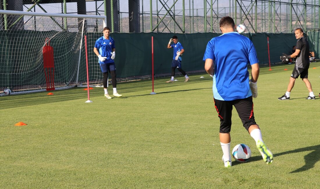 BURDUR (AA) – Süper Lig ekiplerinden Antalyaspor, yeni sezon hazırlıkları
