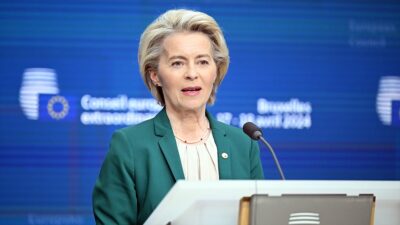 AB Komisyonu Başkanı von der Leyen'in görevine bir dönem daha
