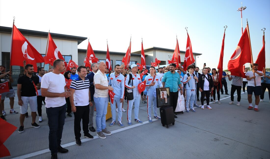 Paris 2024 Olimpiyat Oyunları'nda Türkiye'yi temsil edecek Artistik Cimnastik Erkek