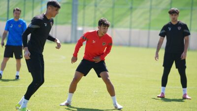 Trendyol Süper Lig ekiplerinden Atakaş Hatayspor'un genç oyuncuları Emir Dadük